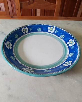 Elegante piatto decorato in ceramica di Sorrento 