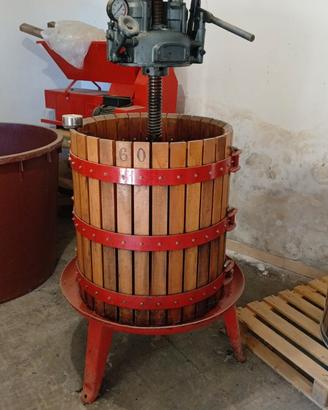 Attrezzatura per vino