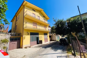 Villa di 396 m² con più di 5 locali e box auto dop