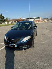 Ypsilon GPL 2016 Platinum 180.000 km