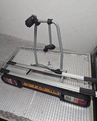 Porta bici da gancio di traino