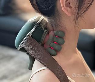 Massaggiatore cervicale spalle e collo con manine