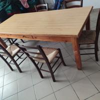 Tavolo e sedie