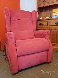 Poltrona elettrica colore rosso