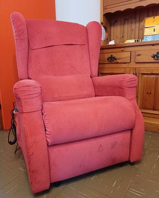 Poltrona elettrica colore rosso