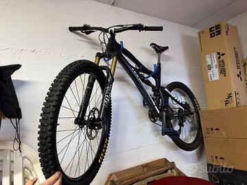 Bicicletta in carbonio marca IBIS