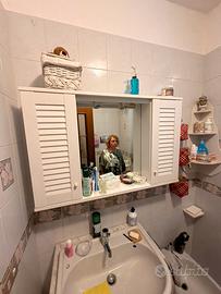 Mobile bagno con specchiera