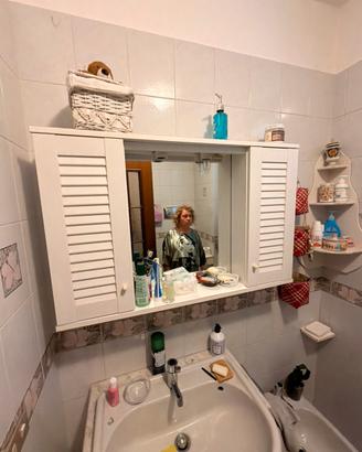 Mobile bagno con specchiera