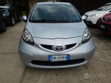 Toyota Aygo 1.0 12V VVT-i 5 porte Sol