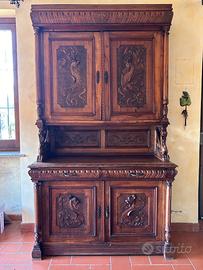 Credenza antica