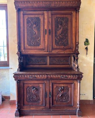 Credenza antica