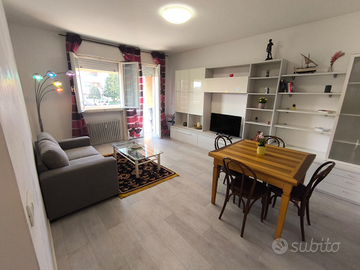 Luminoso bicamere zona semicentrale