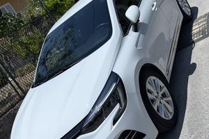 Renault clio e-tech