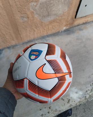 pallone Nike originale mai usato