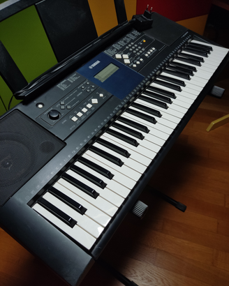 Tastiera Yamaha PSR E333