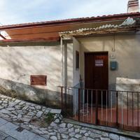 Casa indipendente 3 piani + terreno