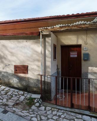 Casa indipendente 3 piani + terreno