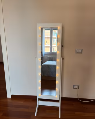 Armadio portagioielli con specchio e LED Songmics