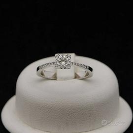 SOLITARIO LOVE ORO BIANCO 18 KT BRILLANTI 0.65 CT