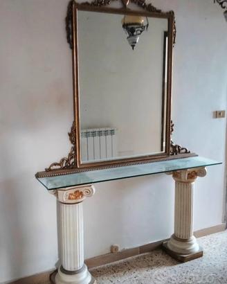 ingresso con specchio e colonne 