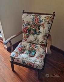 Poltrona country vintage a fiori
