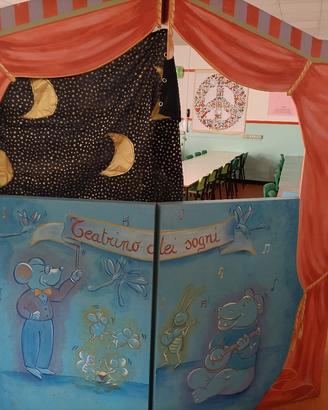 Grande teatro per marionette in legno