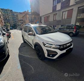 Dacia Jogger Hybrid 7 posti.