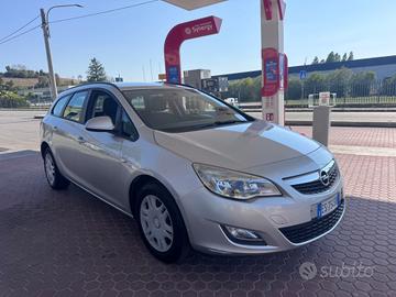 Opel Astra 1.4 Turbo 120CV Sports Tourer Cosmo