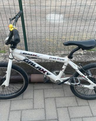 Bicicletta bmx, galaxy free style bianca
