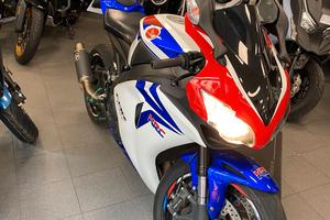  CBR 1000 rr 