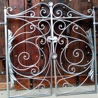 Cancello in ferro battuto antico.epoca 700