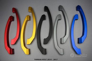 Maniglie passeggero posteriore YAMAHA MT07 2014 17