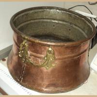 Pentola antica in rame