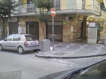 Negozio 270000 condominio 18,00