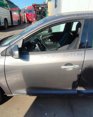 RENAULT MEGANE 2009 PORTA ANTERIORE SX/DX