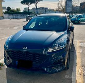 Ford Kuga blu