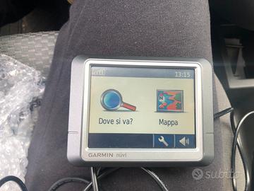 Vecchio navigatore Garmi Nuvi