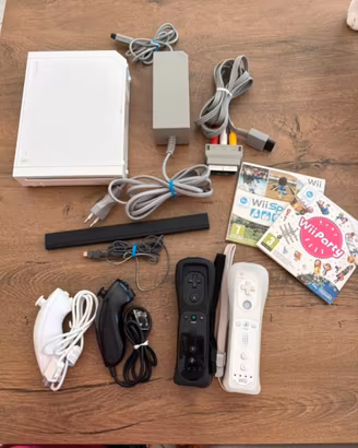 Nintendo Wii+ 2 Controller+ Wii Party e Wii Sports