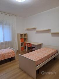 Disponibili 2 posti letto in Doppia, studentesse