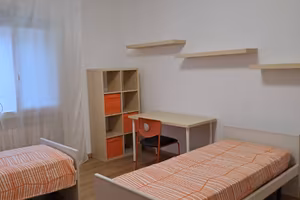 Disponibili 2 posti letto in Doppia, studentesse