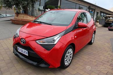 Toyota Aygo Connect 1.0 VVT-i 72CV 5 porte x-busin
