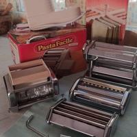 Pasta facile Imperia con accessori vari.