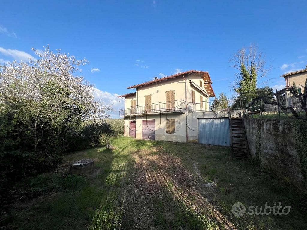 Rustico / Casale di 90 m² con 4 locali e box auto - Vista 3