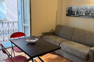 Via Usai -Piazza Castello- trilocale con balcone