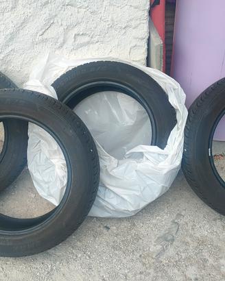 4 Pneumatici 4stagioni 215/55/17