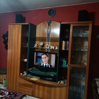 Mobile Salotto noce chiaro.