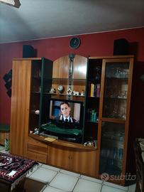 Mobile Salotto noce chiaro.