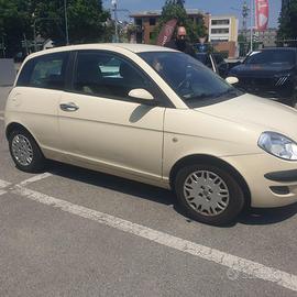 lancia ypsilon 1.2 benzina