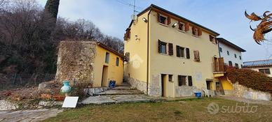 RUSTICO A CAPRINO VERONESE