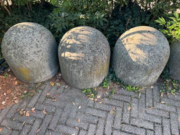 14 panettoni in cemento
